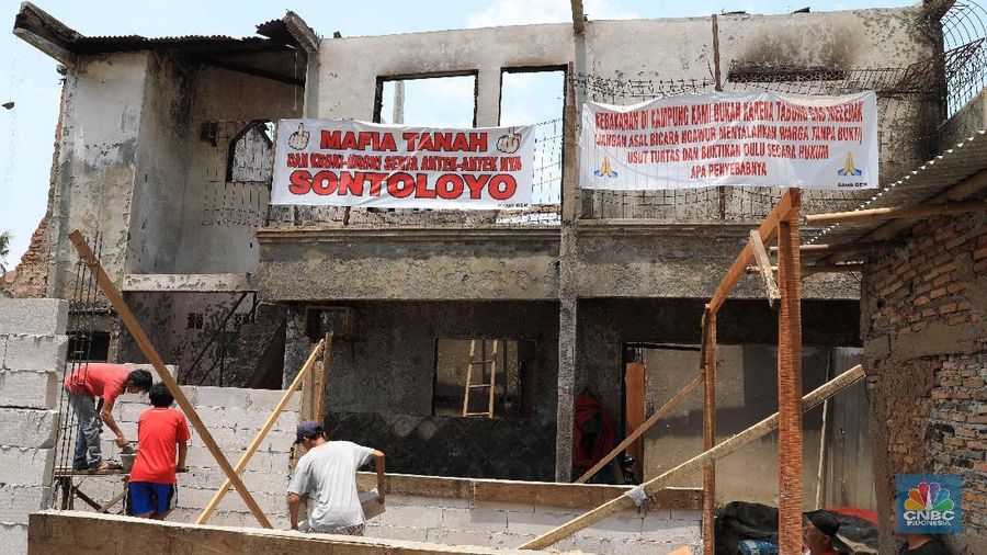 Kampung Cawang terimpit pembangunan apartemen baru di wilayah tersebut.