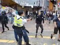VIDEO: Detik-detik Polisi Hong Kong Tembak Dada Pedemo