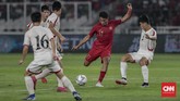 Timnas Indonesia U-19 sempat kesulitan menghadapi Korea Utara U-19 yang bermain dengan tempo cepat sejak awal babak pertama. (CNN Indonesia/Bisma Septalisma)