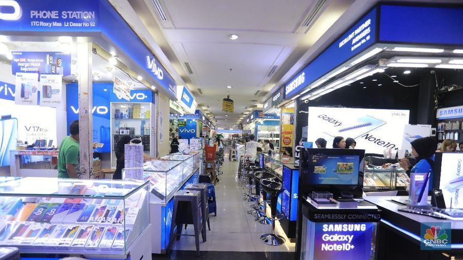 Menurut data yang dikeluarkan IDC, pasar smartphone di Indonesia kini dikuasai oleh produsen asal China seperti Oppo, Vivo, Xiaomi dan Realme.