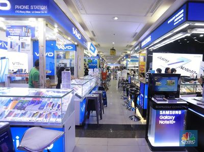Krisis Baru Mengancam Dunia, Beli HP Bisa Bikin Miskin