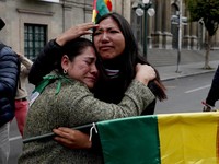 Presiden Morales Mundur, Warga Bolivia Rayakan Kemenangan