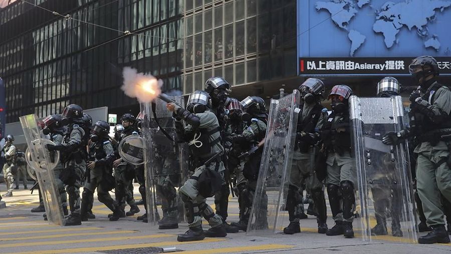 Hong Kong makin amburadul
