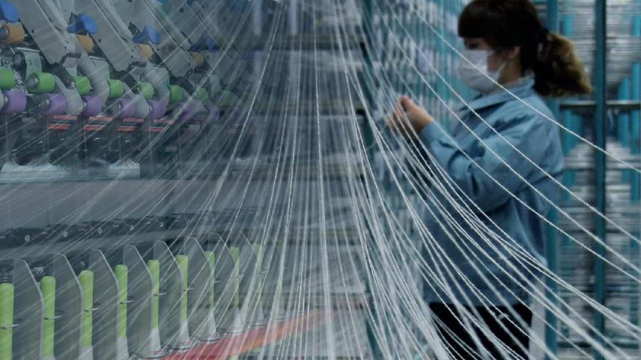 'Tsunami' Tekstil Impor Bikin Tekor, Ada China di Baliknya