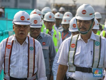 Cerita Proyek Kereta Cepat: Bengkak Rp28 T sampai Luhut Turun