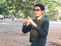 Dari Dibully hingga Dipuji, Ini Kisah Mitra GrabCar Tuli