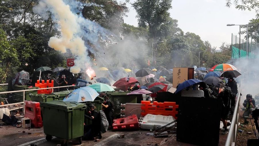 Selain itu, aksi unjuk rasa yang dimulai sejak Juni 2019 itu semakin tidak terkendali dan anarkis.