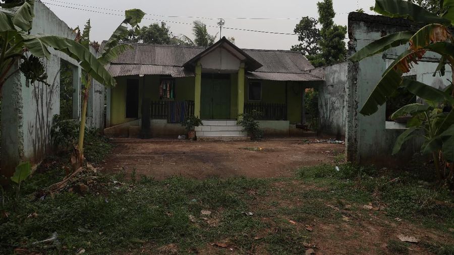 Dahulu, orang Vietnam masuk sekitar tahun 1976 hingga 1977 dan tidak lama kemudian atau sekitar tahun 1981 keluar meninggalkan kampung dukuh.
