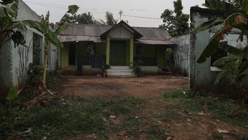 Dahulu, orang Vietnam masuk sekitar tahun 1976 hingga 1977 dan tidak lama kemudian atau sekitar tahun 1981 keluar meninggalkan kampung dukuh.