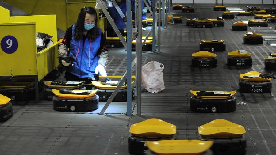 Pada Senin 11/11/2019 atau singles day penjualan ritel Tiongkok, Alibaba Group Holding Ltd, mencapai rekor US$ 38,4 miliar atau Rp 539 triliun dalam sehari