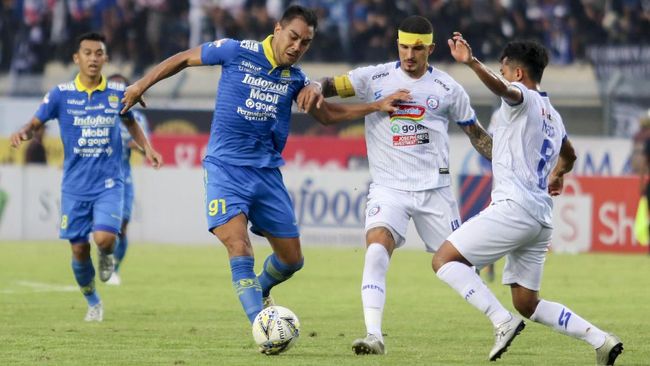 Gol Kontroversi Persib Bikin Arema Hilang Konsentrasi