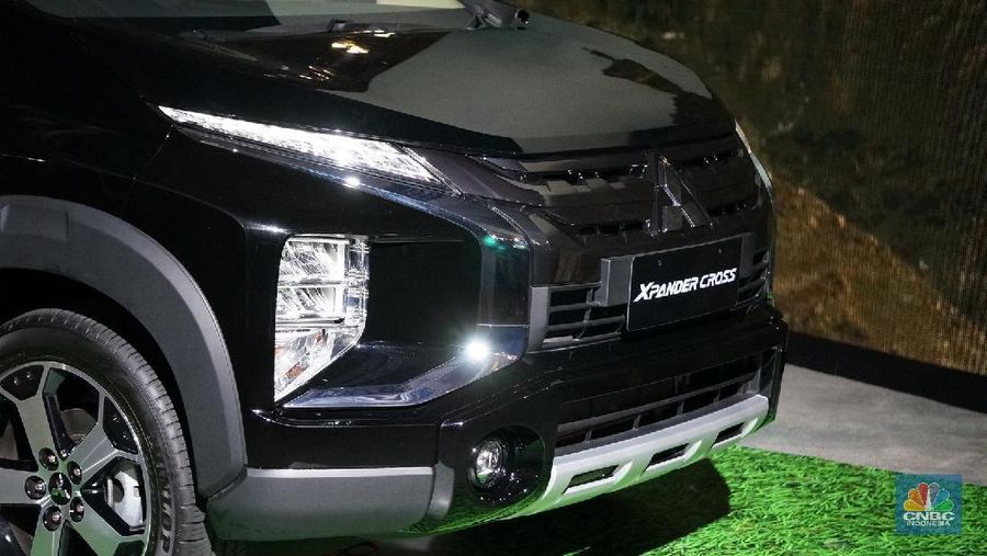 Mobil Xpander Cross ini merupakan gabungan dari karakter kendaraan khas multi purpose vehicle (MPV) dengan kendaraan sport utility vehicle (SUV).