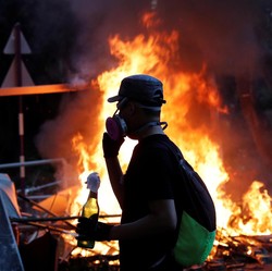 Hong Kong Resesi, Beratkah Dampaknya ke RI?