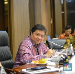 Airlangga Rekrut 4 Stafsus, 6 Ahli & 5 Tim Asistensi, Banyak!