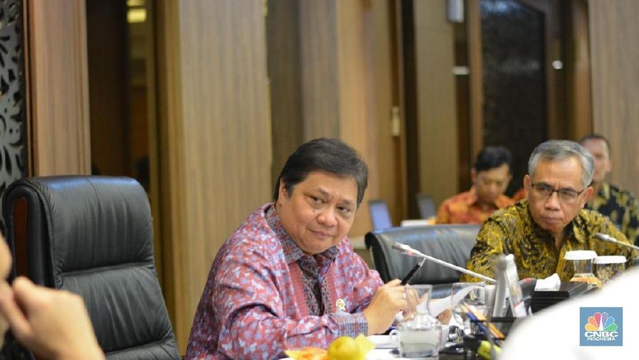 UU Omnibus law ditargetkan tuntas dalam 3 bulan.