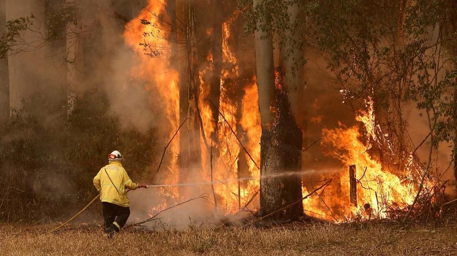 Pekan ini, suhu Australia berada di titik terpanasnya sepanjang sejarah. Kondisi ini dikhawatirkan memperburuk kebakaran hutan yang sudah terjadi.