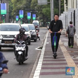Skuter Listrik Dapat 'Lampu Hijau', Boleh di Trotoar?