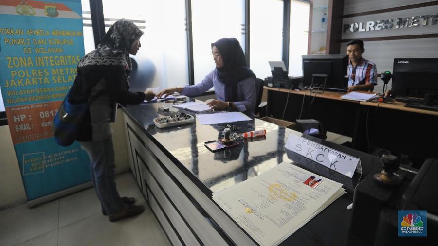 Komisi Aparatur Sipil Negara (KASN) sedang mengkaji skema jam kerja bagi pegawai negeri sipil.