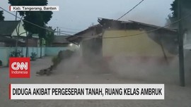 VIDEO: Ruang Kelas Ambruk Akibat Pergeseran Tanah
