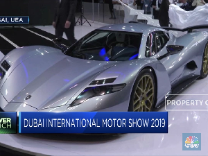 Deretan Mobil Mewah di Dubai International Motor Show 2019