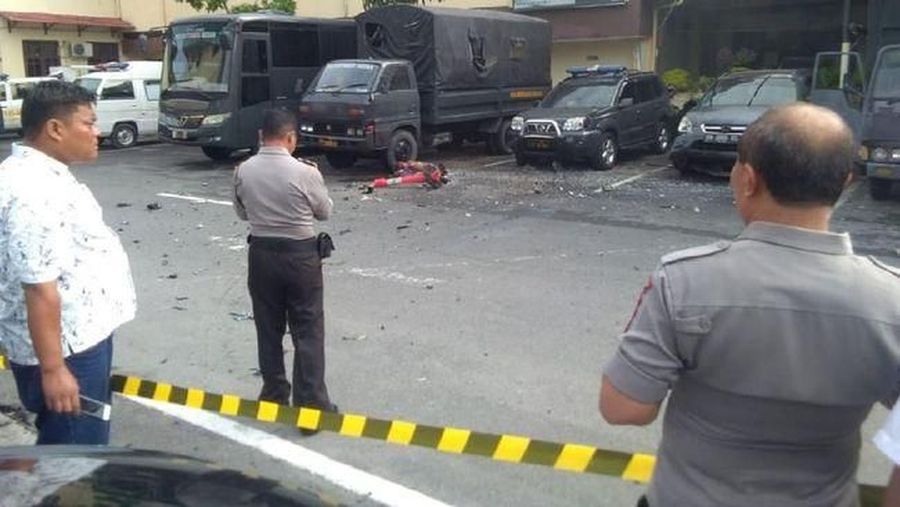 Saat ini polisi masih melakukan penyelidikan pasca peristiwa. Tim Inafis juga terpantau sudah tiba di Polrestabes Medan.