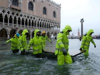 Venesia yang Terancam Tenggelam