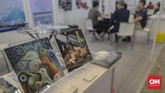 Laporan itu juga menyebut Asia Pasifik menjadi pemimpin pasar industri kaca lembaran dengan pangsa pasar sebesar 60-65 persen pada 2014 lalu, dengan bisnis terbesar berasal dari industri otomotif dan konstruksi bangunan. (CNN Indonesia/Bisma Septalisma).
