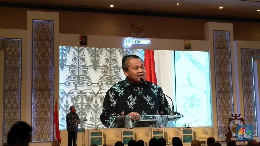Perkembangan ekonomi digital membuat risiko shadow banking fintech semakin tinggi dan harus diwaspadai.