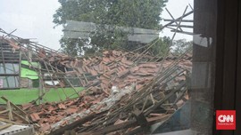 Harapan yang Tersisa dari Balik Puing SDN Ambruk di Tangerang