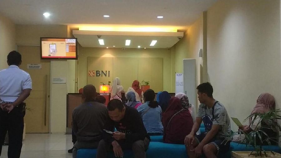 Gempa dengan magnitudo (M) 7,1 mengguncang wilayah Sulawesi Utara dan Maluku Utara pada Jumat dinihari.