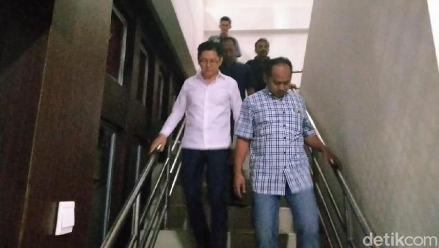 Atas perbuatannya itu, negara merugi hingga Rp 477 miliar.