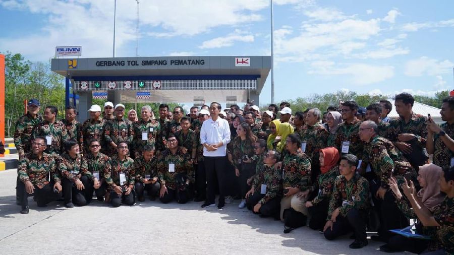 Ruas Terpeka telah diresmikan langsung oleh Jokowi sekaligus dinobatkan oleh MURI sebagai ruas tol terpanjang di Indonesia.