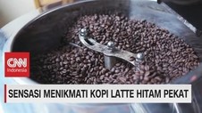 VIDEO: Sensasi Menikmati Kopi Latte Hitam Pekat