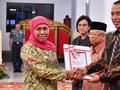 Jokowi Amanatkan Dana Rp79,3 T ke Gubernur Khofifah