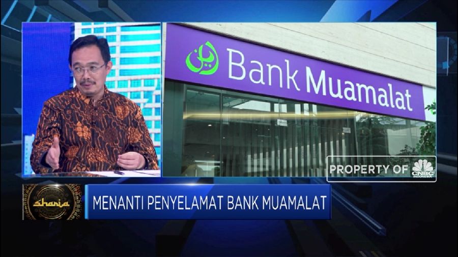 Pakar perbankan syariah M. Syafii Antonio menilai ada 2 langkah yang bisa dilakukan dalam rangka penyehatan PT Bank Muamalat Indonesia Tbk.