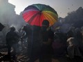 Puluhan Demonstran Hong Kong Masih Bertahan Duduki Kampus