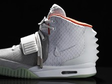 Takjub! Sepatu 'Yeezy' Kanye West Laku Rp 26 M