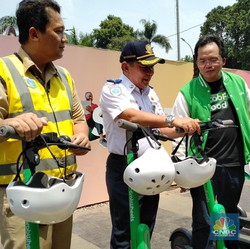 Grab dan DKI Bikin Jalur Sepeda dan Skuter Listrik