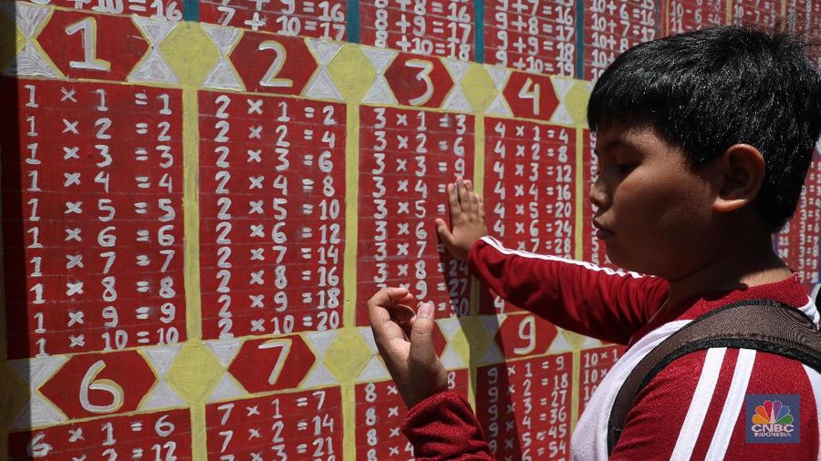 Mural tersebut diharapkan dapat memberikan edukasi positif kepada anak-anak di sekitar kawasan itu.