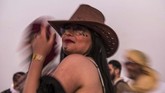 Festival Les Dunes Electroniques diadakan di gurun pasir yang sempat menjadi lokasi syuting film Star Wars. Sutradara film George Lucas menjadikan gurun pasir ini sebagai Planet Tatooine. (AFP/Amine Landoulsi)