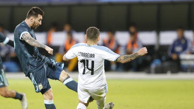 Messi Hindarkan Argentina dari Kekalahan Lawan Uruguay