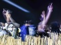 FOTO: 'Dugem' di Tengah Gurun Pasir
