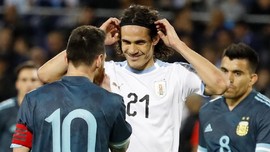 Messi dan Cavani Nyaris Baku Hantam