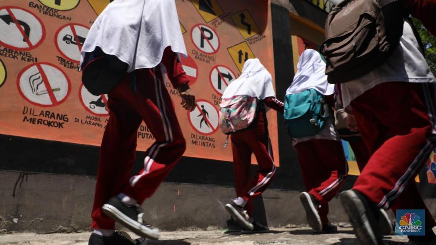 Mural tersebut diharapkan dapat memberikan edukasi positif kepada anak-anak di sekitar kawasan itu.