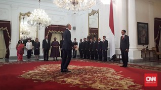 Jokowi Terima Surat Kepercayaan 14 Duta Besar Negara Sahabat