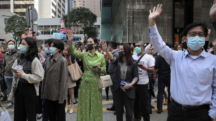 Demonstran masih berdemo di distrik keuangan Hong Kong Rabu (20/11/2019).