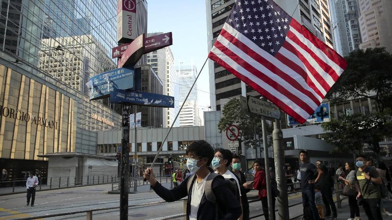 Demonstran masih berdemo di distrik keuangan Hong Kong Rabu (20/11/2019).