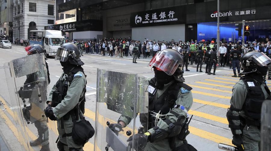 Demonstran masih berdemo di distrik keuangan Hong Kong Rabu (20/11/2019).
