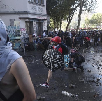 Separuh Dunia Masih Rusuh, Begini Situasi Panasnya Chile