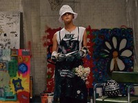 Gokil, Reseller Jual Sepatu G-Dragon x Nike Air  Rp 120 Juta!